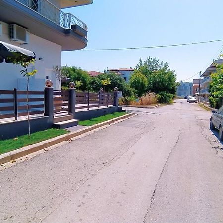פלוגיטה Filippou Luxury Apartments מראה חיצוני תמונה