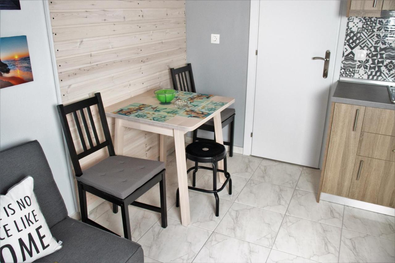 פלוגיטה Filippou Luxury Apartments מראה חיצוני תמונה
