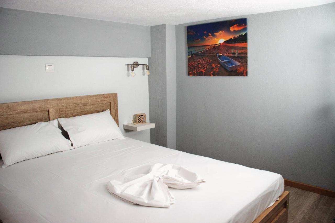 פלוגיטה Filippou Luxury Apartments מראה חיצוני תמונה