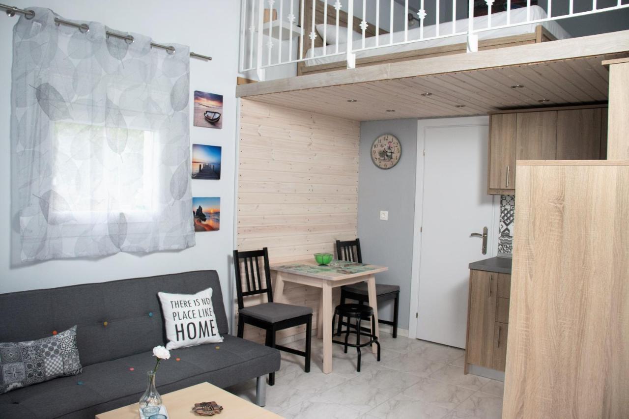 פלוגיטה Filippou Luxury Apartments מראה חיצוני תמונה