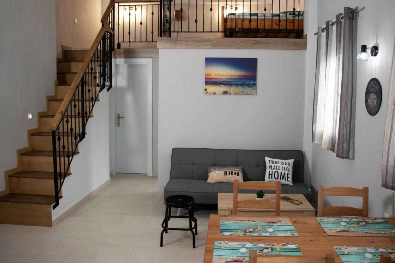 פלוגיטה Filippou Luxury Apartments מראה חיצוני תמונה