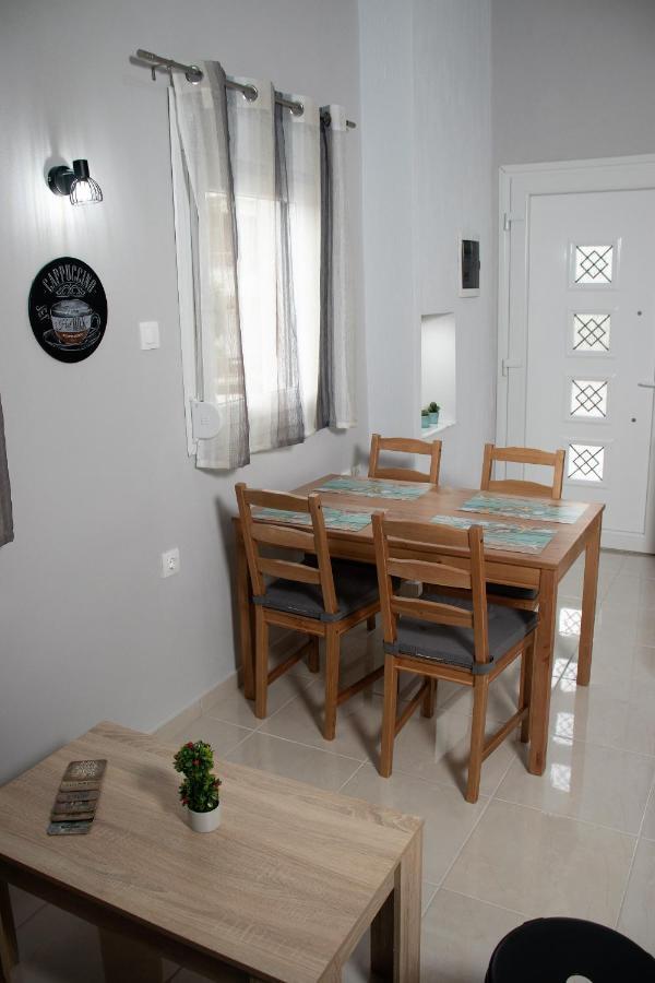 פלוגיטה Filippou Luxury Apartments מראה חיצוני תמונה